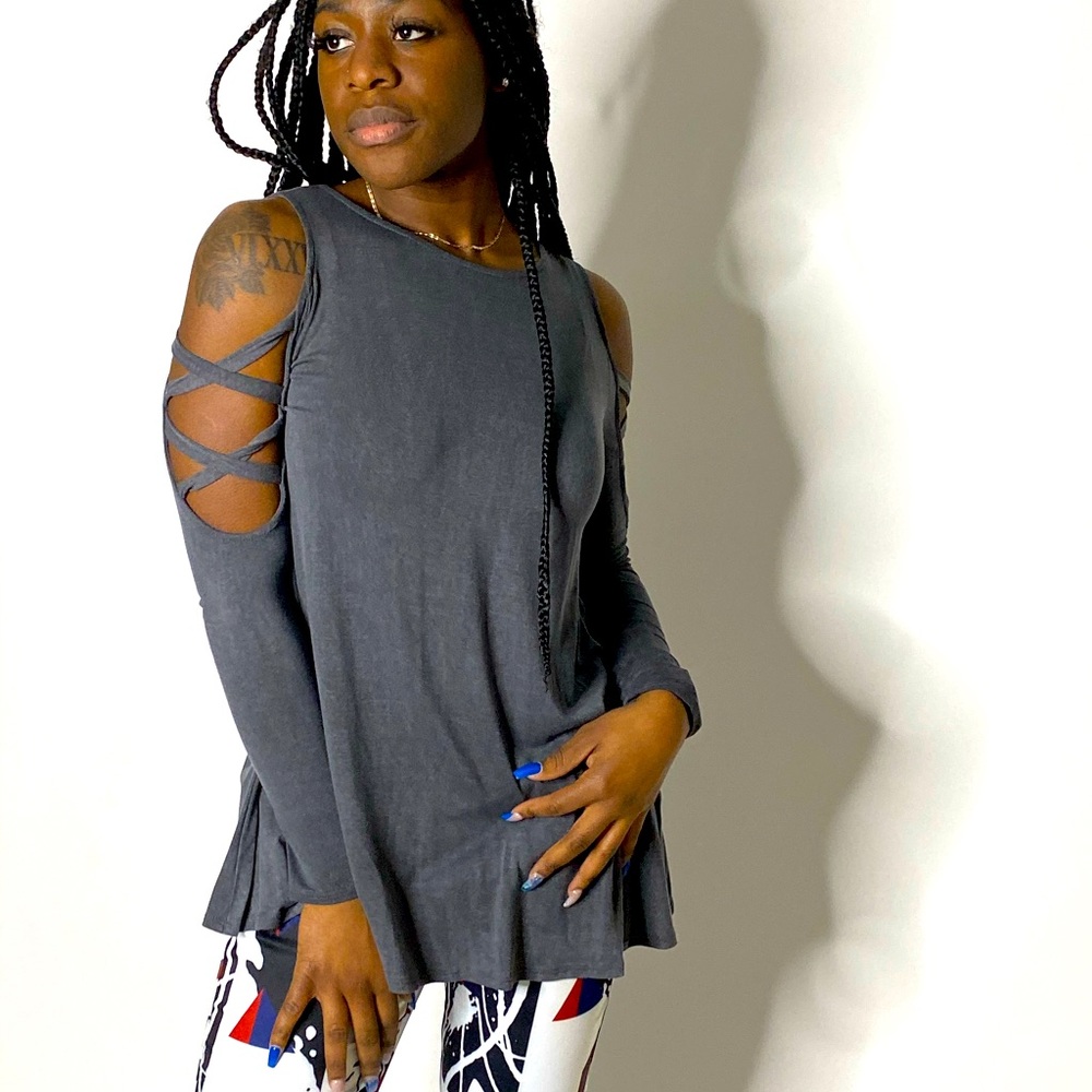 Grey Coutout sleeves blouse tee